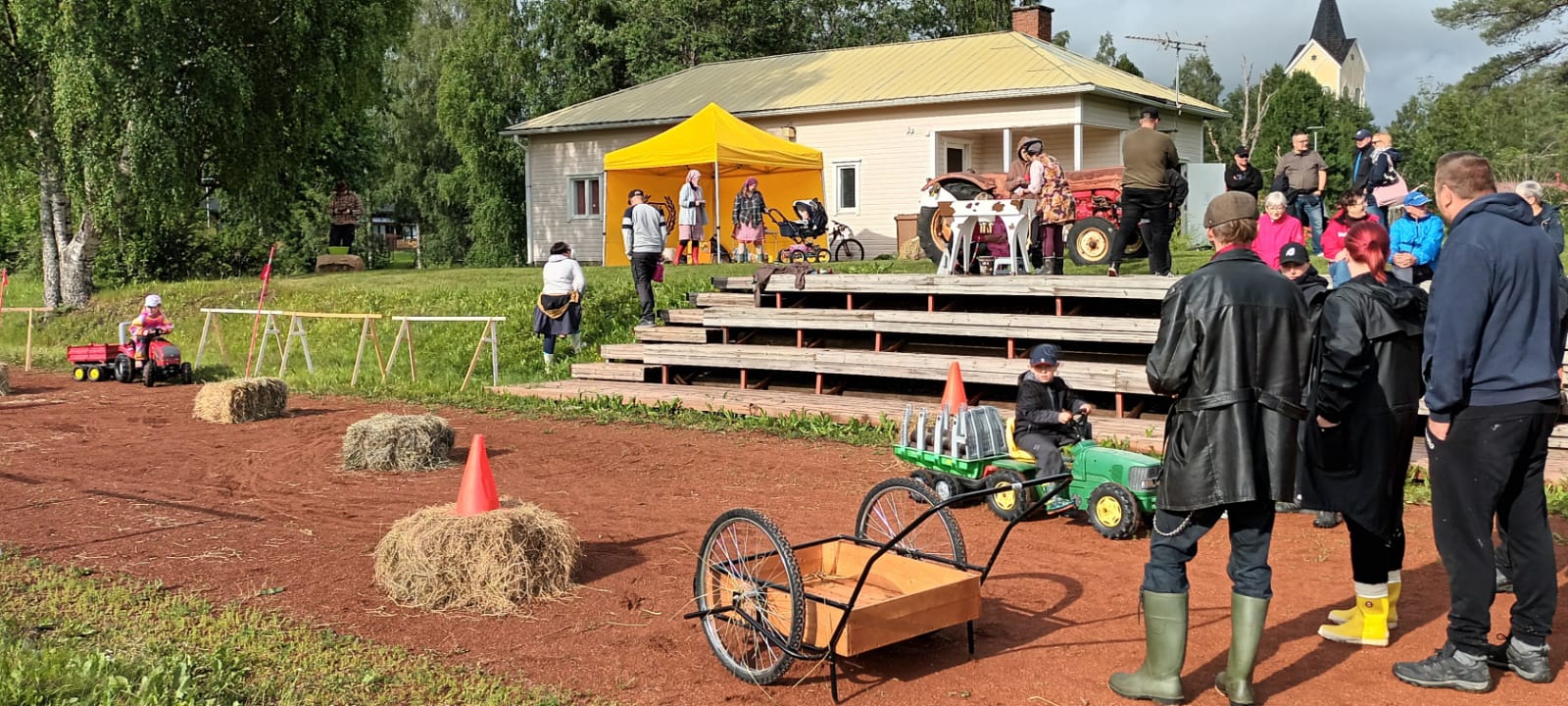 Kokonainen kuukausi kesätekemistä Siikalatvalla