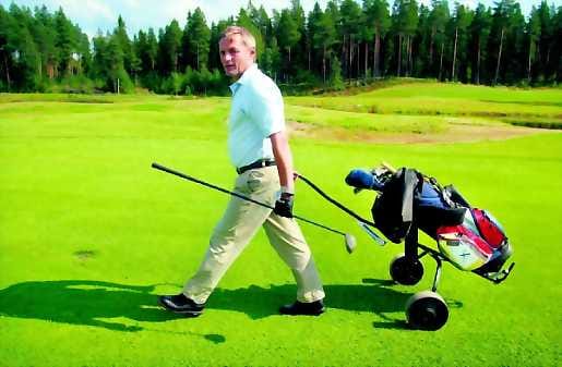 Golf sujuu. Kalevi Hemilä osallistui Etera invitation -golfturnauksen osakilpailuun Oulun Sankivaarassa keskiviikkona.
