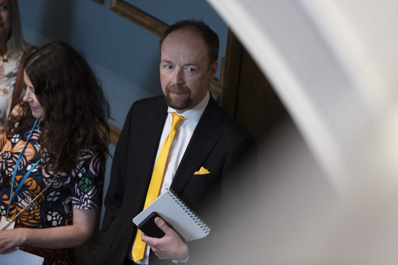 Perussuomalaisten Jussi Halla-aho kertoo suhtautuvansa kielteisesti koko EU:n päättämään koronaelvytykseen. Suomen viennin tarpeita hän pitää lapsellisena perusteluna osallistua tukipakettiin.