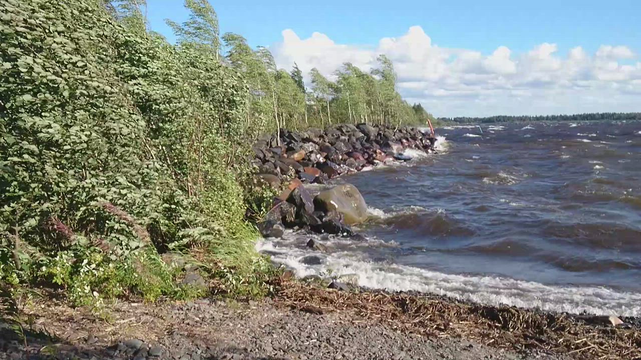 Meri myrskyää Martinniemessä