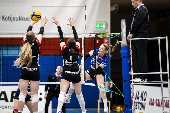 Riikka Valkonen jatkaa JymyVolleyssa. Hän on kuulunut viime kausina joukkueen ehdottomiin avainpelaajiin. Arkistokuva:
