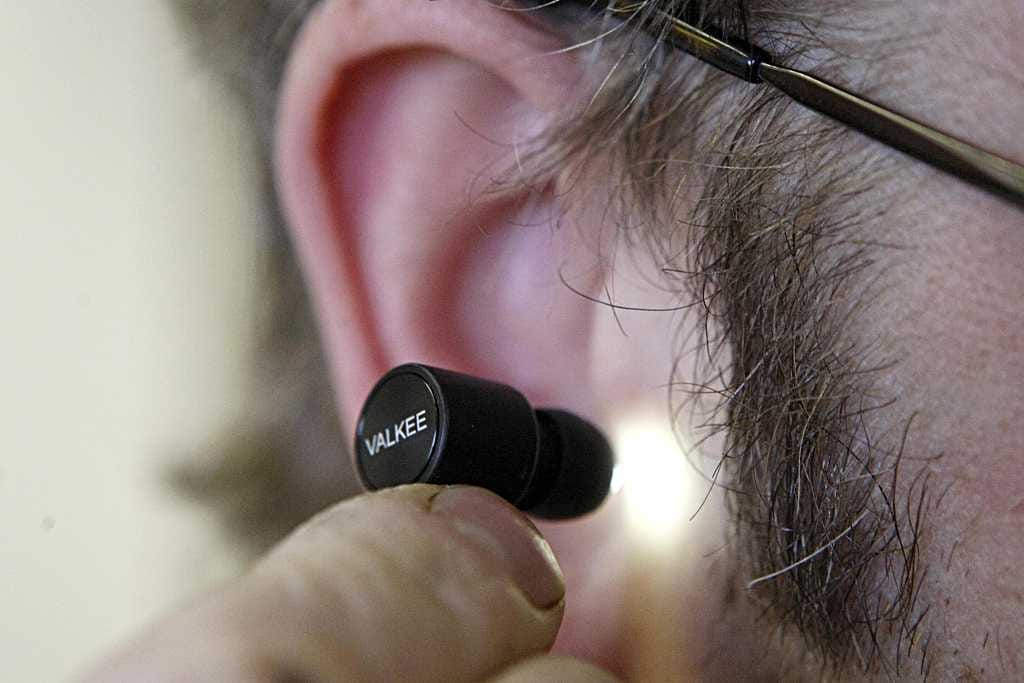 Kirkasvalokuulokkeita valmistavan Valkee-yhtiön ja Oulun yliopiston tutkimukseen osallistui 90 potilasta.