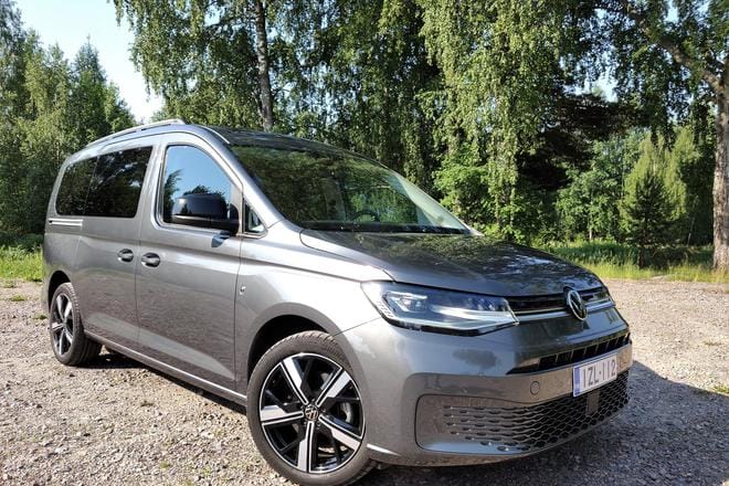 Seitsemänpaikkainen Maxi-versio on noin 35 senttiä pidempi kuin 5-paikkainen Volkswagen Caddy.