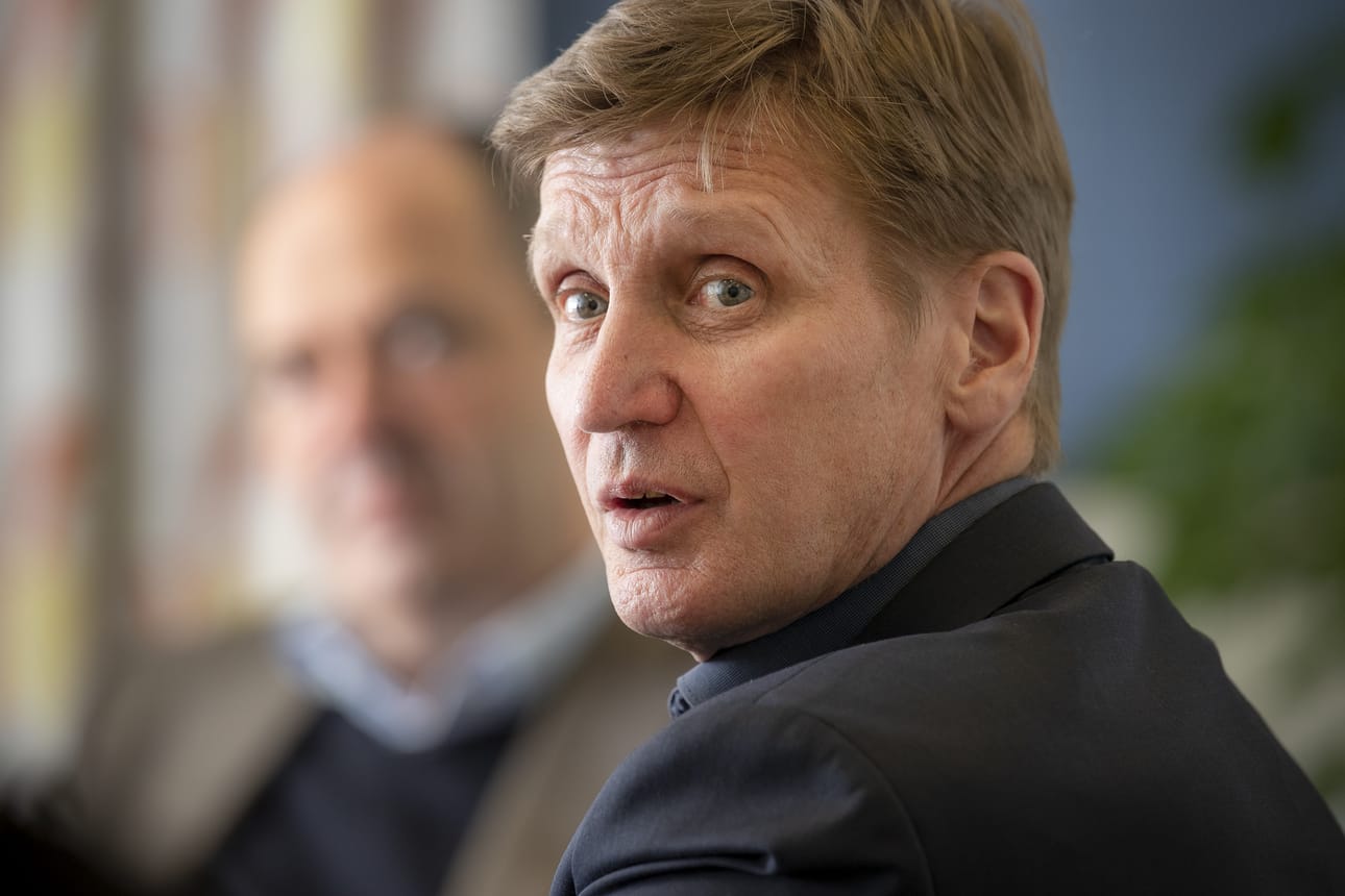 SSAB Europe -divisioonan johtaja Olavi Huhtala on varovainen ottaessaan kantaa yhtiön eri toimipisteiden tilanteeseen. Hän kuitenkin sanoo, että Oulaisten tehtaan tilanne on tällä hetkellä hyvä.