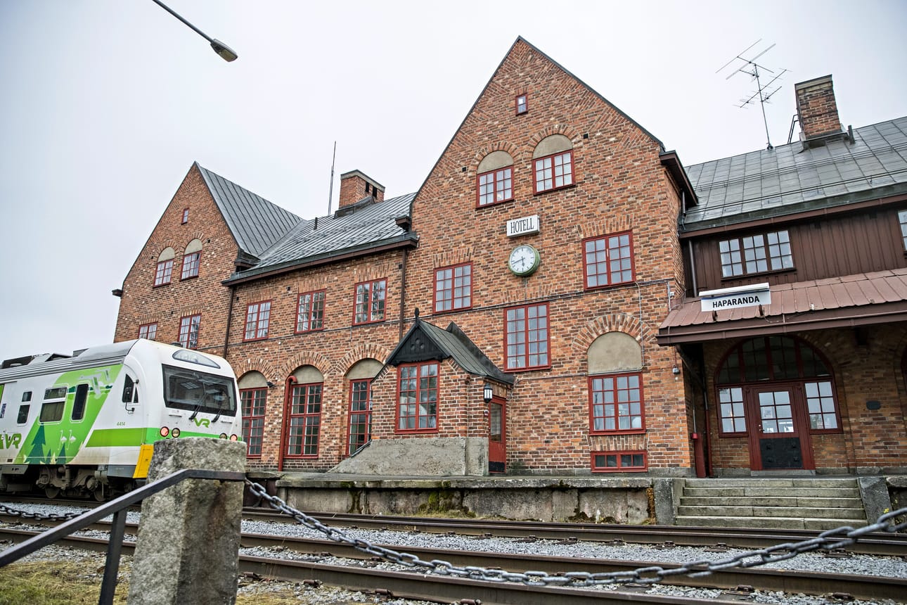 Jotta Suomesta avautuisi kunnon junayhteys Tornion ja Haaparannan kautta Eurooppaan, tulisi Kemi-Tornio-rata sähköistää. Kaksi ja puoli vuotta sitten rataa testattiin dieselveturilla Oulusta Haaparantaan.