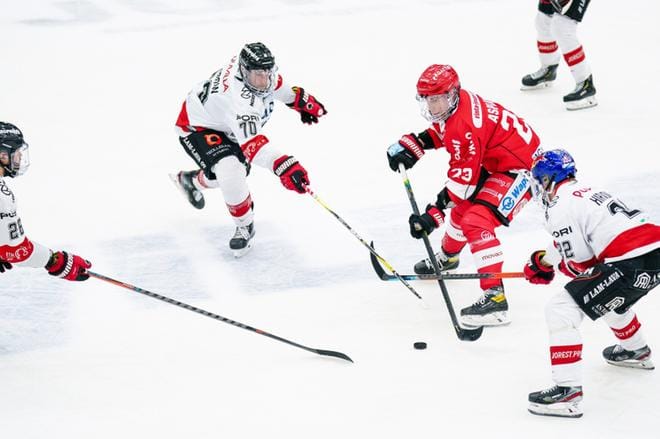 Turo Asplund pohjusti Sportin ainoan osuman.