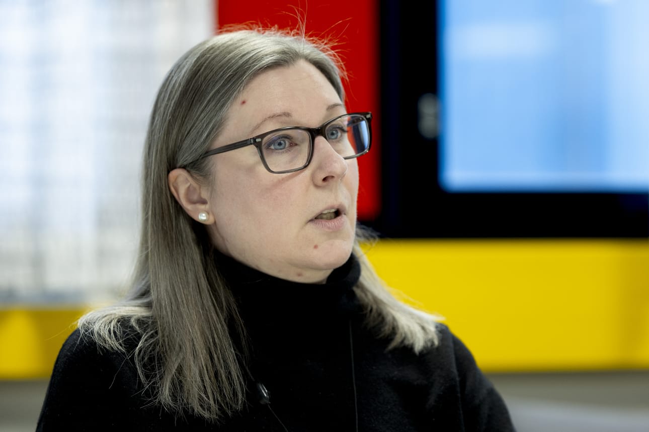 Yliopistolehtori Jenni Ylä-Mella kertoo monien vapaa-ajan kalastajien kyselleen kalastusvälineiden kierrätysmahdollisuuksista.