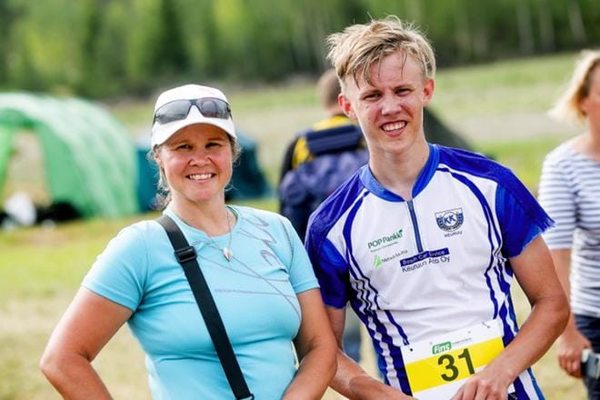 Kuortaneelta kotoisin oleva Heli Peltola (o.s. Hyytiäinen) vastaa H18 valiosarjan voittajan Samuli-poikansa fyysisestä valmennuksesta.