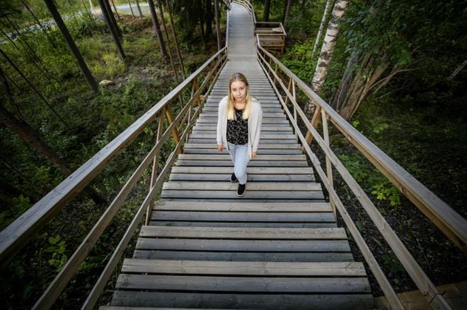 Toisinaan Hanna Rajala käyttää sijoitusten tutkimiseen aikaa ja joskus hän ei mieti niitä paljoakaan. Kuva: Jaakko Elenius