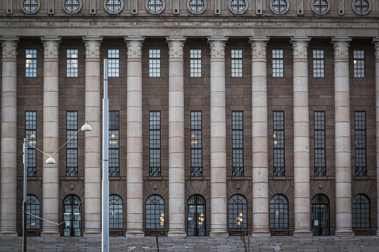 Äänestyksen pohjana oli ulkoasiainvaliokunnan mietintö, jossa valiokunta puolsi yksimielisesti Natoon liittymistä.