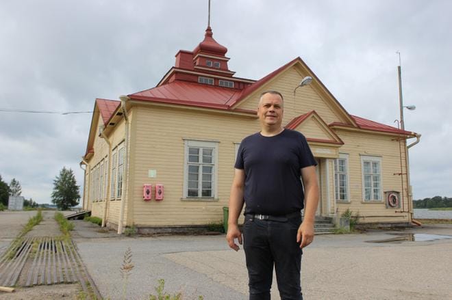 Yrittäjä ja poliitikko Petri Pihlajaniemi (kok.) on toinen aluevaltuustoon päässyt kristiinalainen. Arkistokuva.