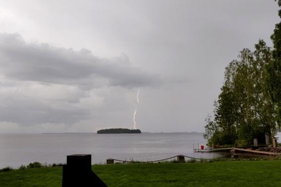 Lappajärven rannalla jytisi oikein kunnolla. Kuvat ja video: Hanne Kivipelto.