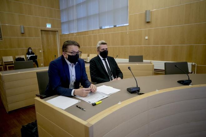 Etelä-Pohjanmaan käräjäoikeus katsoi Kalle Keskisen syyllistyneen perusmuotoiseen rattijuopumukseen, ei törkeään rattijuopumukseen, kuten syyttäjä vaati. Oikeudessa Keskistä avusti asianajaja Eero Ristikangas. Arkistokuva: Jaakko Elenius