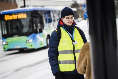 Suosiotaan nostanut Linkkari odottaa säästöjä – osa Rovaniemen paikallisliikenteen linjoista kannattaa hyvin, osa on syvästi tappiollisia