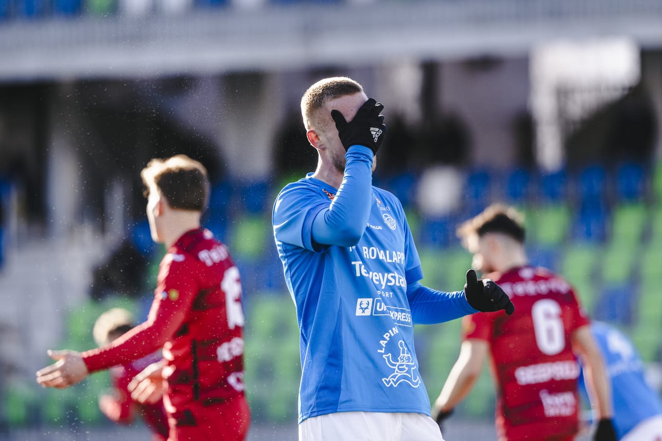 RoPS romahti surkeimpaan tappioonsa vuosiin. Tomas Varhi epäuskoisena.