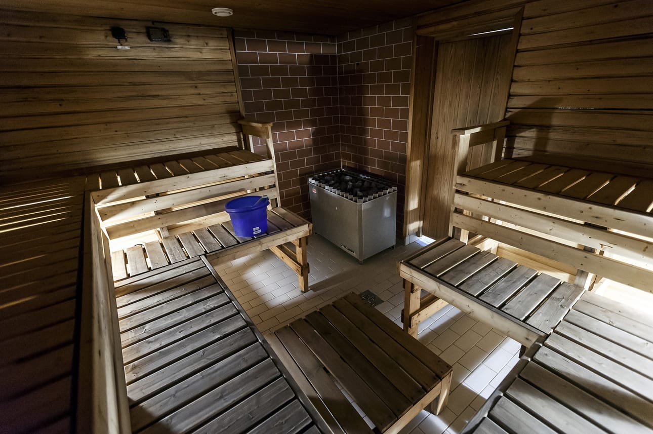 Pelson vankilan sauna laitettiin käyttökieltoon. Sekä vangit että henkilökunta oireilivat tilojen huonon sisäilman vuoksi.