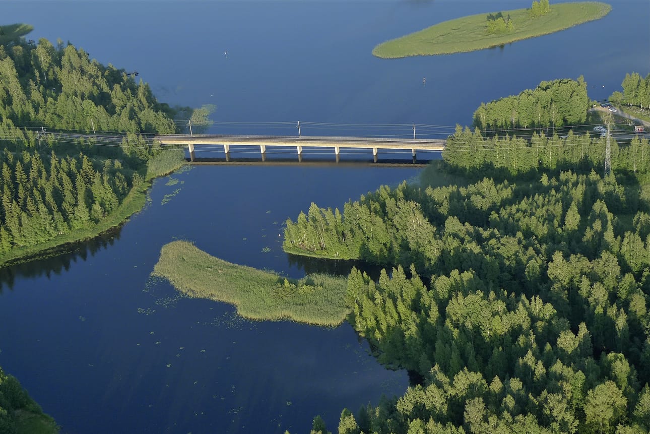 Yli 450 liikenteen automaattisen mittausaseman tiedoista käy ilmi, että kesäkaudella Suomen maanteillä on liikuttu jo lähes edellisvuoden tahtiin.