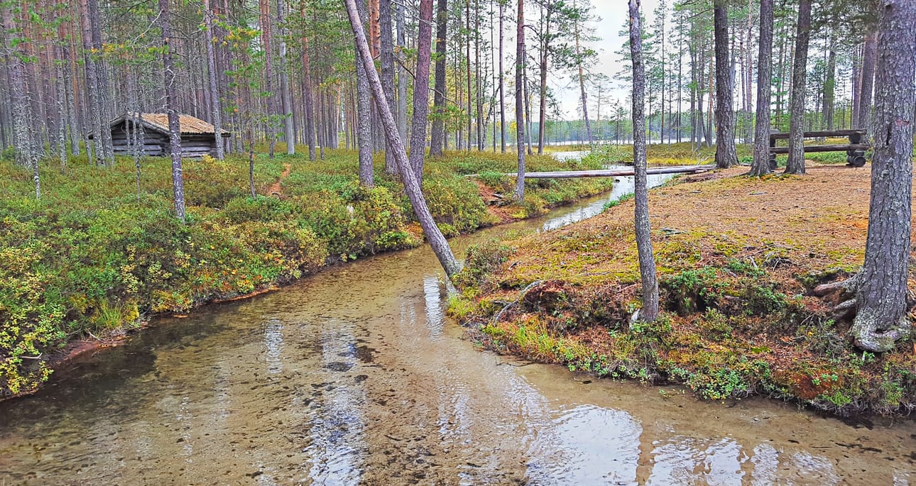 Hossan nähtävyys ovat kristallinkirkkaat vedet.