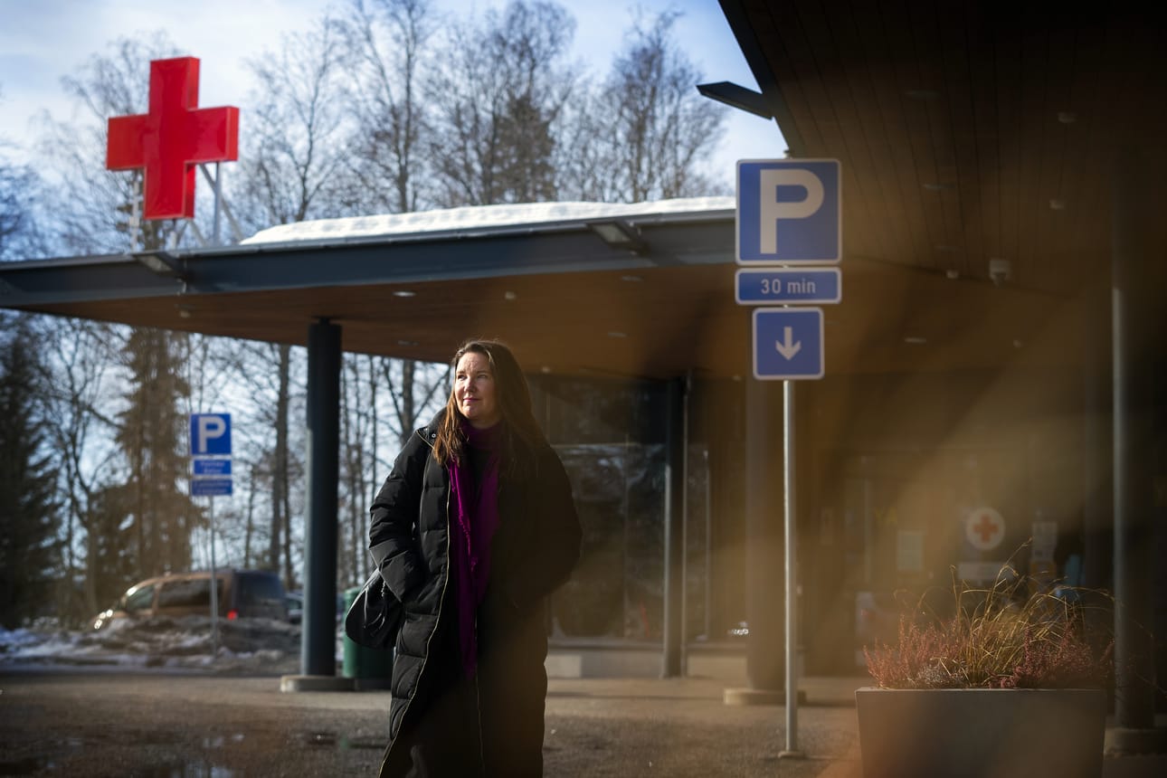 Pohjanmaan kriisikeskuksen johtaja Anne Salovaara-Kero on nyt myös Pohjanmaan hyvinvointialueen hallituksen puheenjohtaja. Hänellä on kokemusta palveluista myös oman lapsensa omaishoitajana.