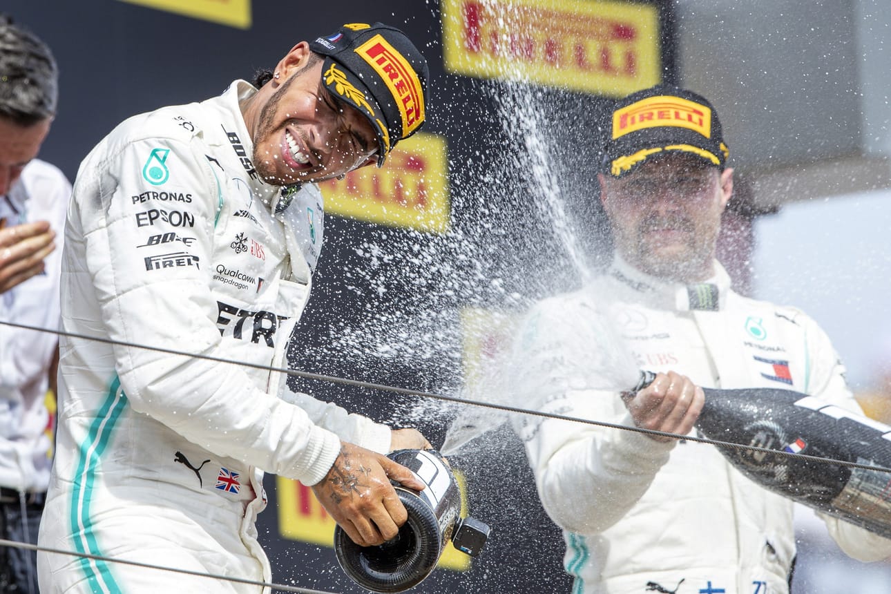 Mercedeksen Lewis Hamilton kaasutteli Formula ykkösten Ranskan gp:n selvään voittoon. Tallikaveri Valtteri Bottas sijoittui toiseksi.