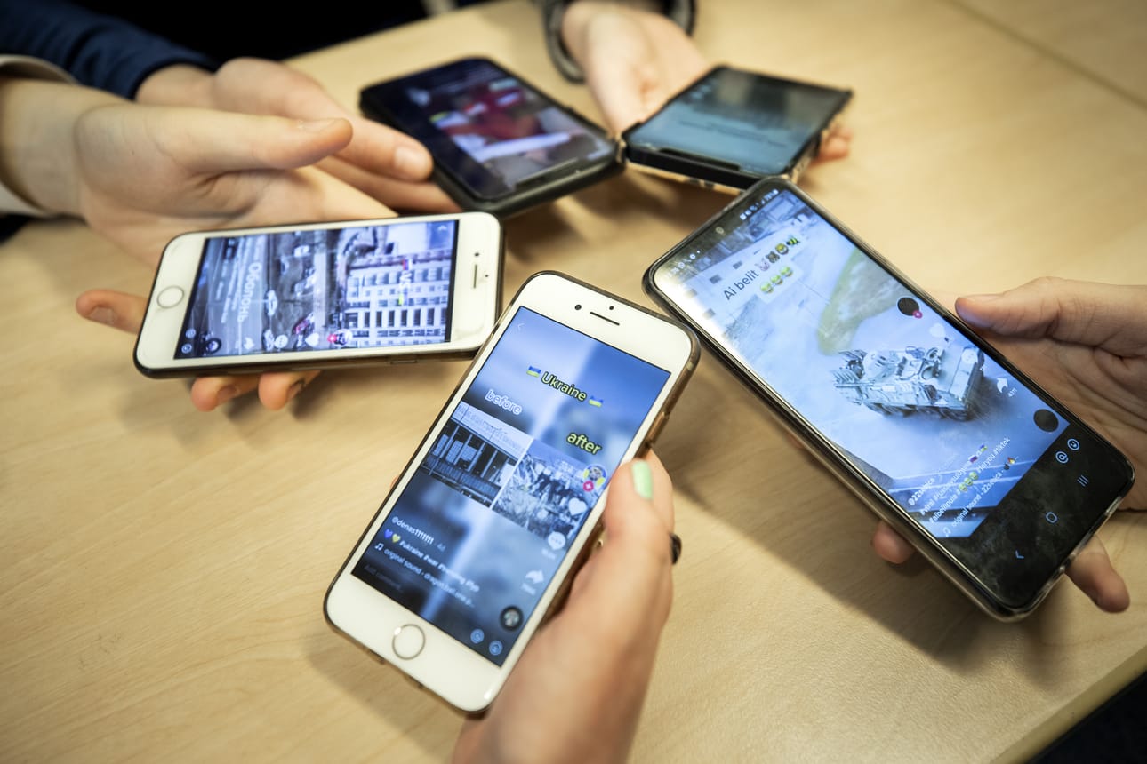 TikTok kertoi palvelun keskeyttämisestä sunnuntaina. Keskeytys koskee Venäjältä tulevaa videosisältöä. Kuvituskuva.