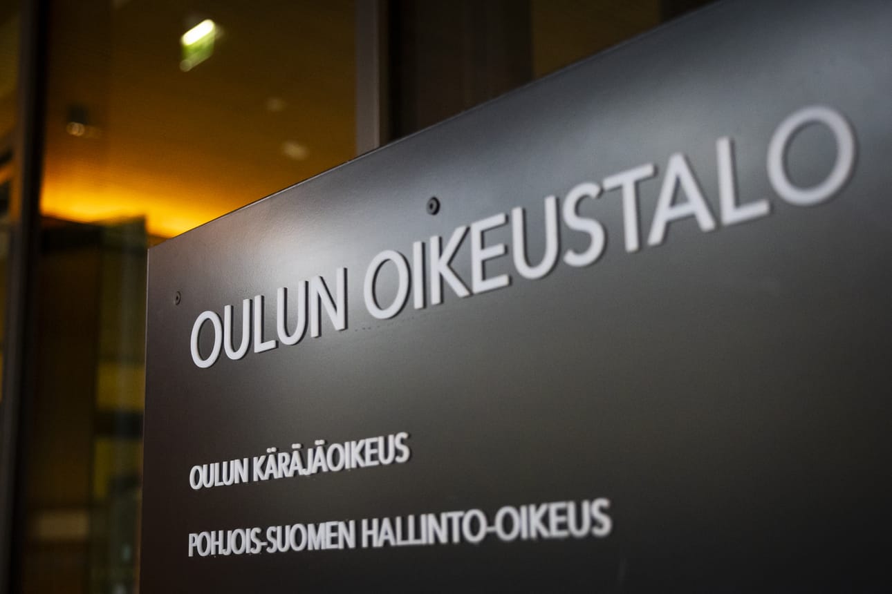 Oulun käräjäoikeus käsittelee pohjoispohjalaisella karjatilalla tapahtuneita väitettyjä eläinsuojelurikoksia. Asian käsittelyyn on varattu kolme päivää.