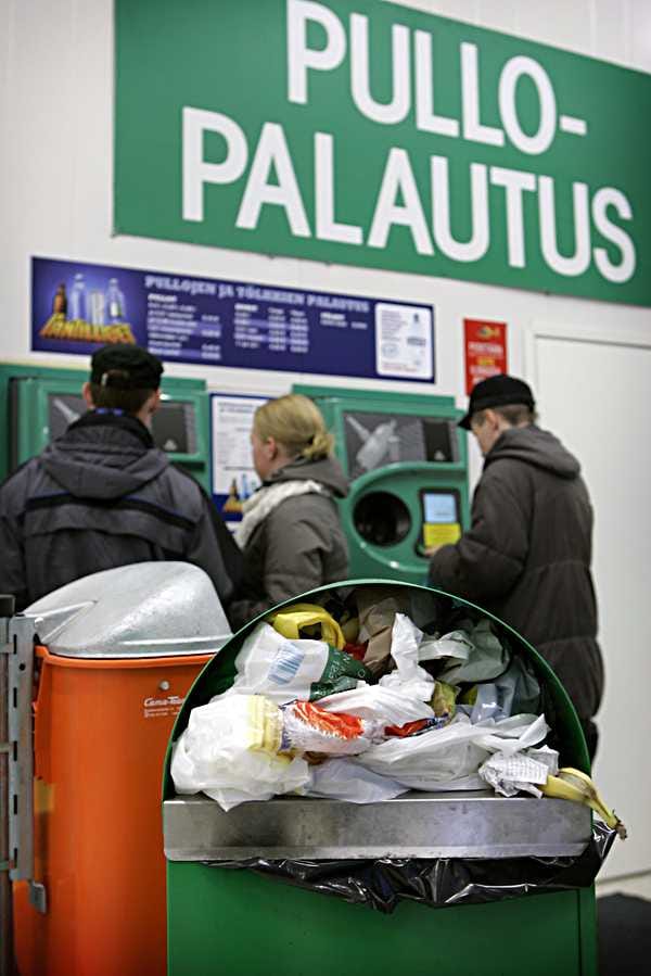 Pullojen keräämistä ei voi verrata esimerkiksi marjojen myymiseen, joka on verovapaata tuloa.