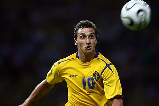 Zlatan Ibrahimovic laukoo itsevarmasti EM-kisojen kynnyksellä.