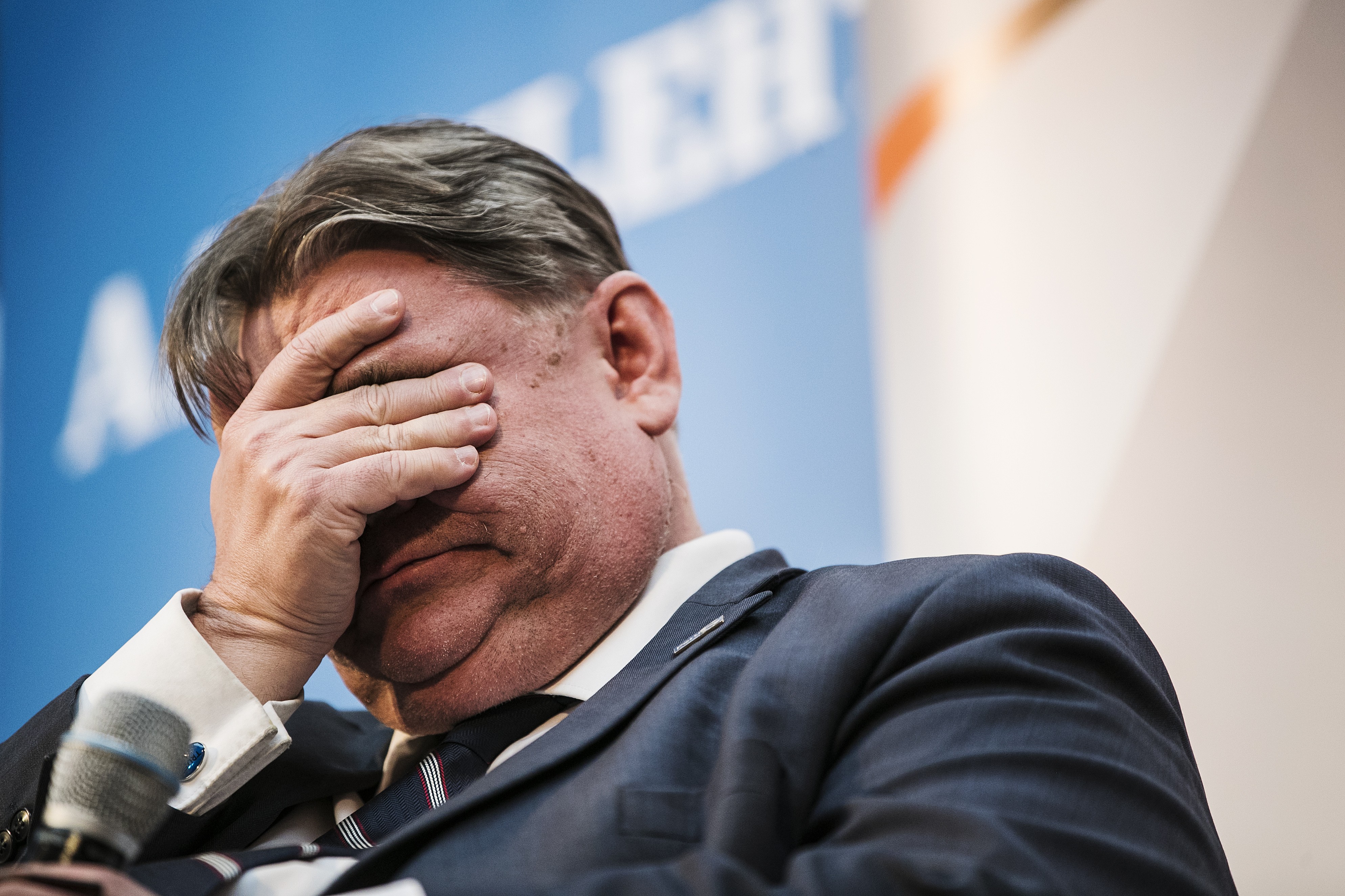 Ulkoministeri Timo Soinin (sin.) kirjoittamaan sunnuntaina blogissaan, että oikea osoite liittojohtajien "haukuille" olisivat "kuntapäättäjät, myös sosialistit ja kommunistit".