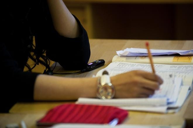 Koulutus on yksi tie vaikuttaviin yhteiskunnallisiin asemiin. Monesti valta-asema saavutetaan kuitenkin muilla keinoilla. ARKISTOKUVA: MINNA HIRVELÄ
