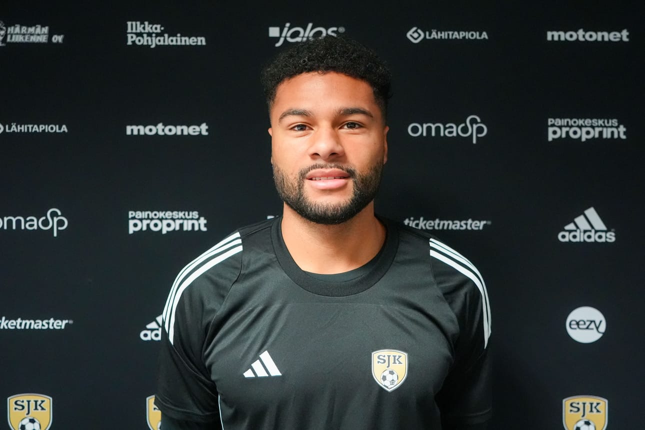 Samuel Chukwudi on pelannut Färsaarten A-maajoukkueessa viisi ottelua. Viimeisin maaottelu on viime vuoden syyskuulta Kansojen Liigasta.