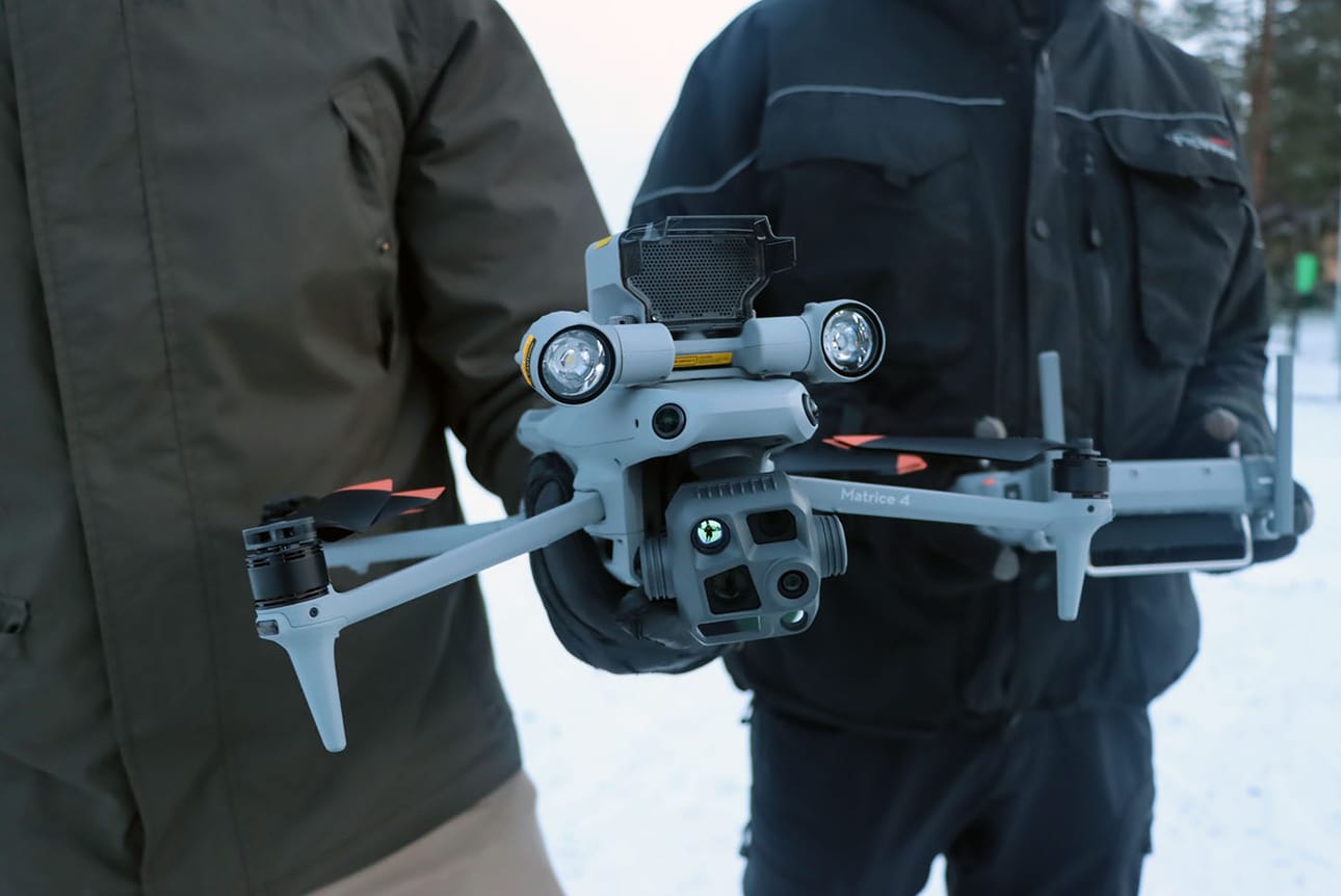 Kolmesta hankitusta dronesta suurin on erinomainen apu kadonneiden henkilöiden etsinnässä.
