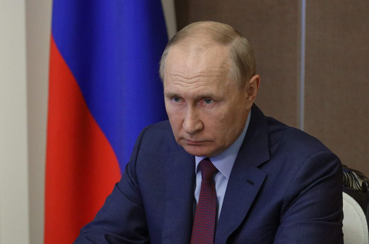 Putinin allekirjoittamissa asetuksissa tarjotaan ukrainalaisille taloudellisia kannustimia asua Venäjällä, kirjoittaa New York Times. Lehtikuva/AFP