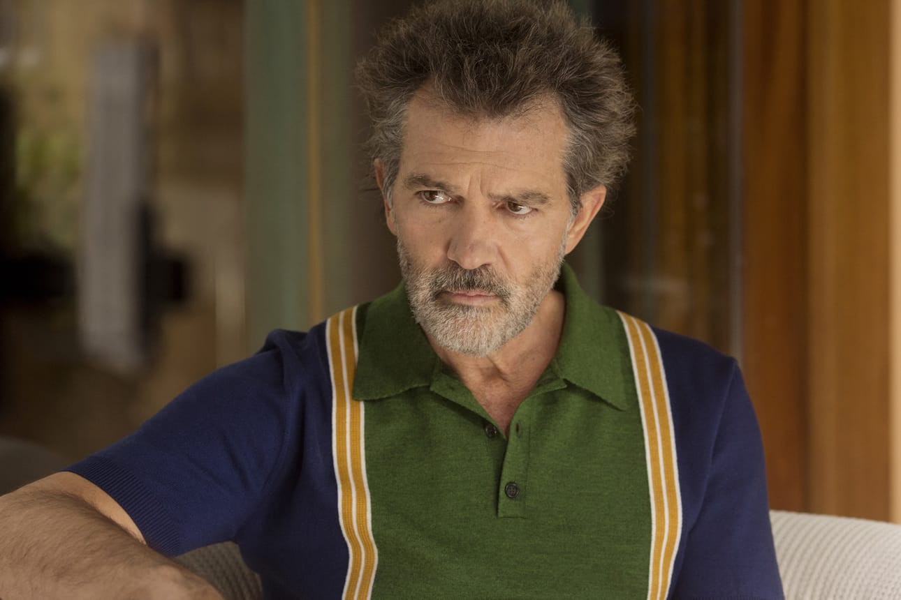 Antonio Banderas tulkitsee Pedro Almodóvarin uudessa elokuvassa ohjaajaa, joka peilaa Almodóvarin omaa elämää.