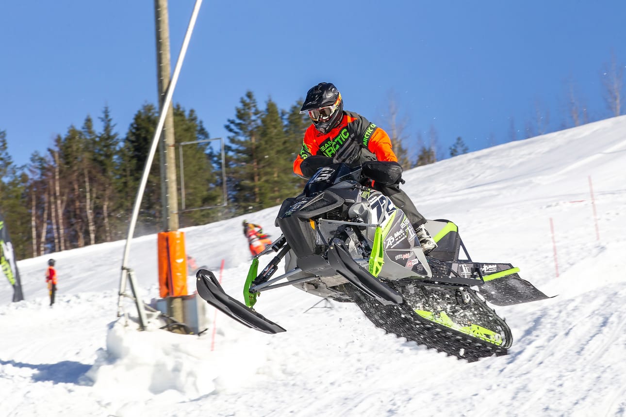 Jussi Honka ei näillä näkymin kilpaile enää snowcrossissa. Tämä kuva on viime keväältä Himokselta.