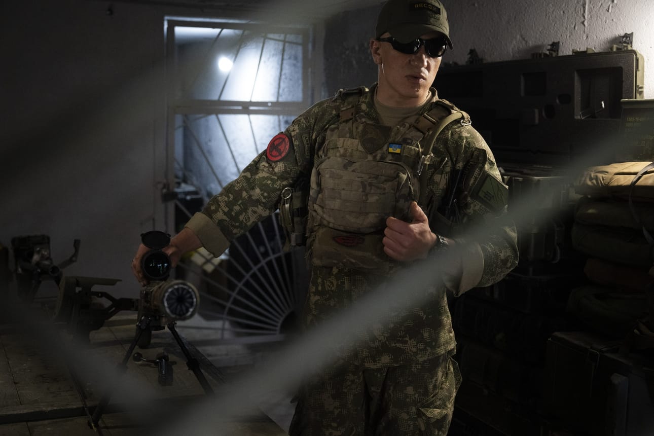 Vasyl on ollut sotilas Ukrainan armeijassa koko aikuisikänsä. LEHTIKUVA / Antti Aimo-Koivisto