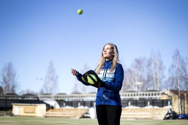 Eveliina Toppari ei vielä tiedä, koska hän pelaa pesistä tällä kakudella. KUVA: KRISTA LUOMA