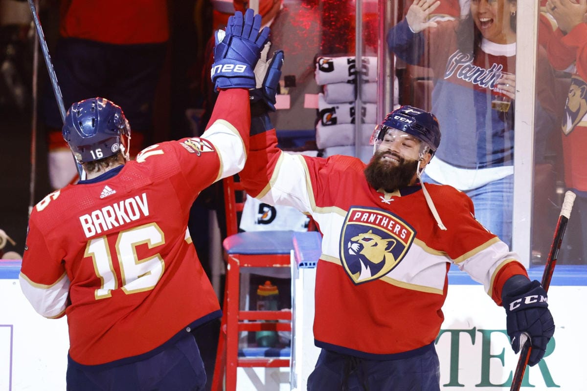 Panthersin kapteeni Aleksander Barkov oli syöttämässä joukkueensa kolmatta maalia. LEHTIKUVA / Getty Images / AFP