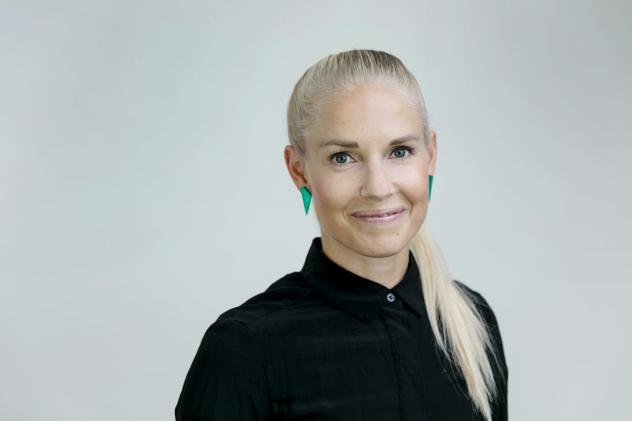 Oulussa 1980 syntynyt Anna Similä on käynyt peruskoulun ja lukion Raahessa. Yhteiskuntatieteiden maisteriksi hän on valmistunut Jyväskylän yliopistosta.