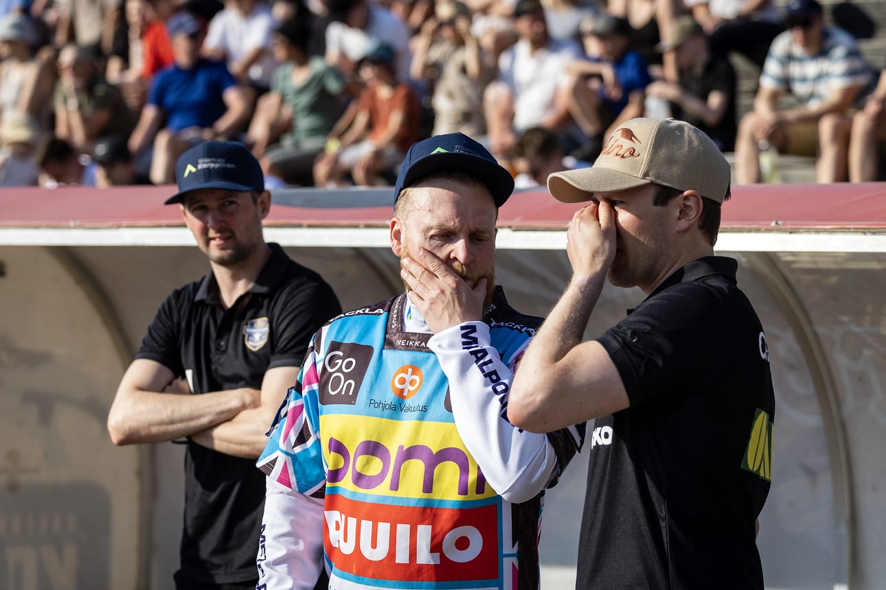 Matti Korhosen (kesk.) iltapuhde oli tukkoinen.