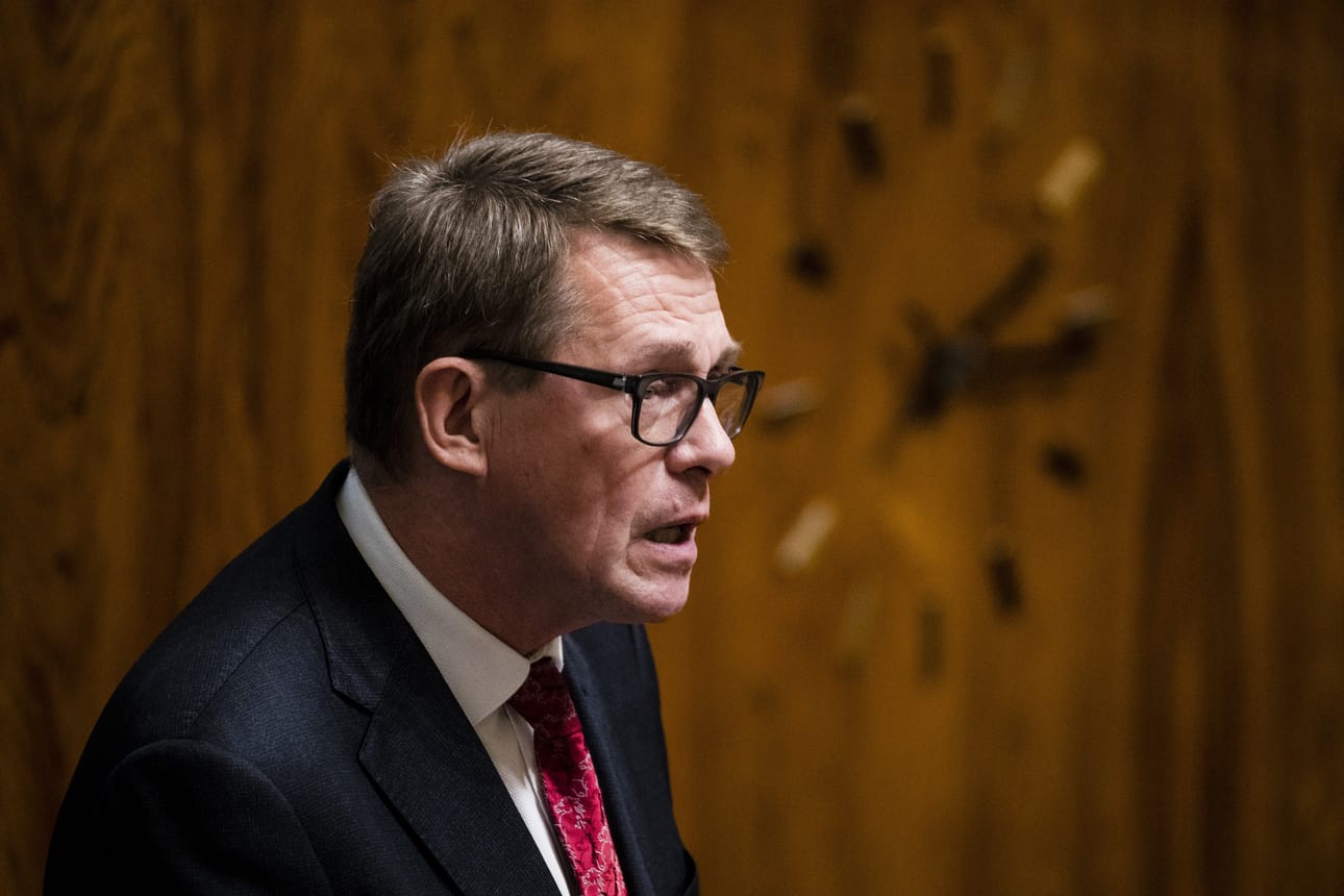 Puhemies Matti Vanhanen (kesk.) on menossa sydänleikkaukseen 12. syyskuuta.