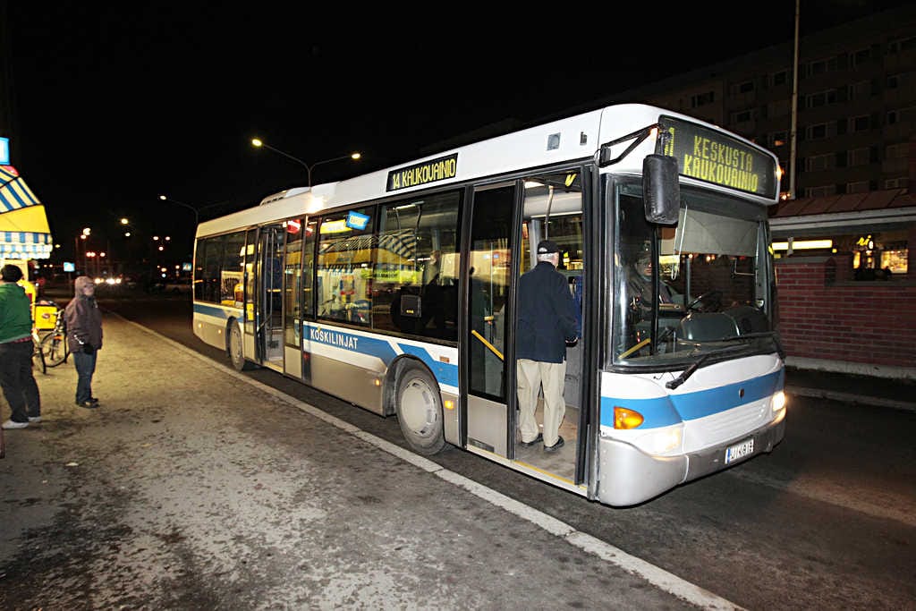 Kymmenen vuotta käytössä olleilla linja-autoilla on tarkoitus korvata vanhoja korkealattiaisia busseja.