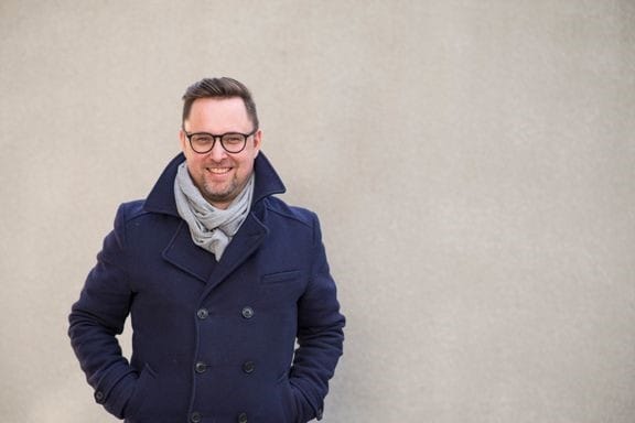 Kokkolasta kotoisin olevalla ja Oulussa tällä hetkellä asuvalla Pietilällä on pitkä kokemus nuorisotyöstä ja nuorisopolitiikasta.