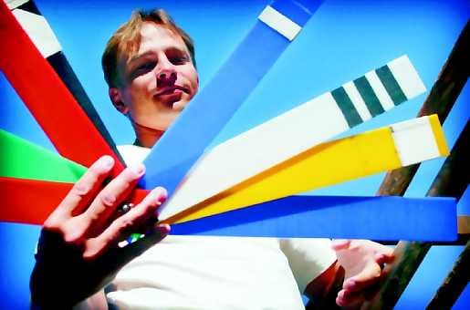 Merkki päällä. Seppo Salmelalla on vaativa tehtävä. Hänen pitäisi johdattaa Tempauksen naiset Suomen mestaruuteen.