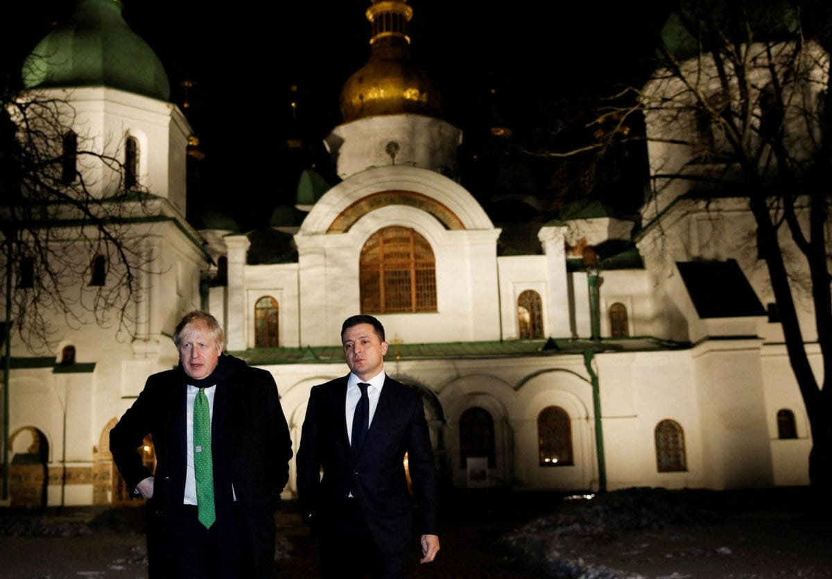 Britannian pääministeri Boris Johnson vieraili tiistaina Kiovassa, jossa hän tapasi Ukrainan presidentin Volodymyr Zelenskyin. LEHTIKUVA/AFP