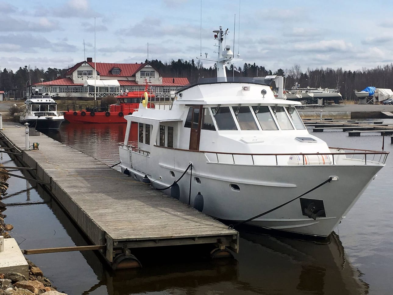 Lady Carin oli ennen Tornioon tuloaan varusteltavana satamassa Kokkolassa.