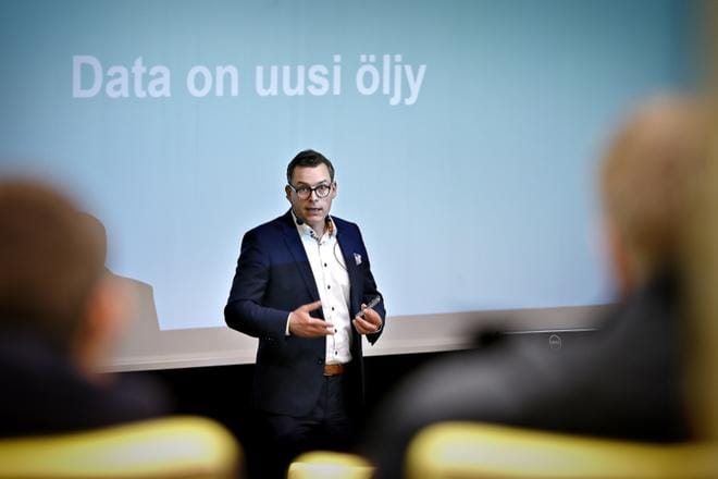 Digitalisaatiossa ollaan isojen mahdollisuuksien äärellä, pitää vain uskaltaa. Toimitusjohtaja Janne Öhmanin mukaan Etelä-Pohjanmaa on ketterän kehittämisen maakunta. KUVAT: TOMI KOSONEN