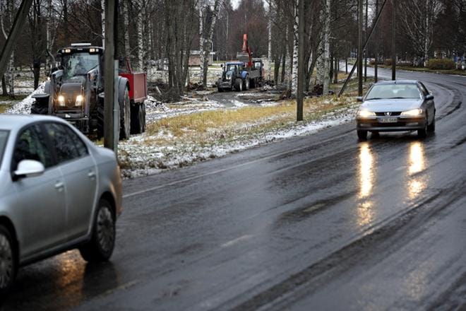 Toinen Sahanlammen läheisistä kevyen liikenteen raiteista tehdään lähelle Vapaudentietä. KUVA: KARI LÖFHJELM