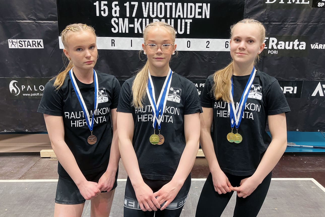 Ounasvaaran Atleetti Klubin Lumi Wikström, Oona Härkönen, Serafiina Keski-Rekilä nostivat yhteensä kolme kultaa ja kaksi pronssia Porin SM-lavalla.