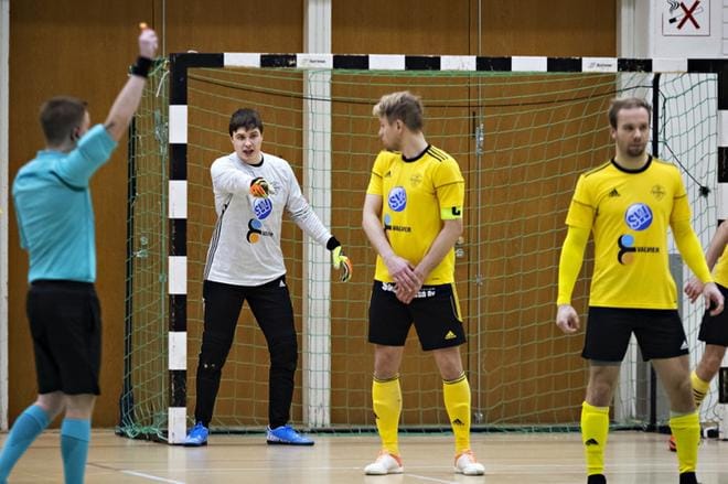 Teemu Kulmala (toinen vas.) pelasi FC Kiiston maalilla sunnuntaina kauden toisen nollapelinsä.
